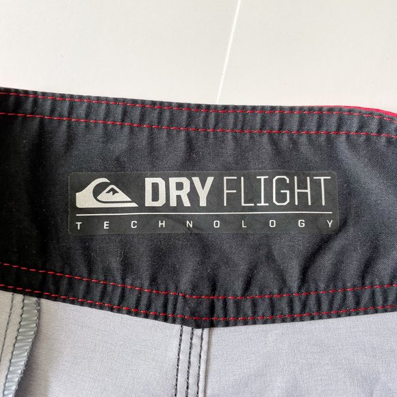 Quicksilver Board Shorts (XS) - Picture 4 of 5